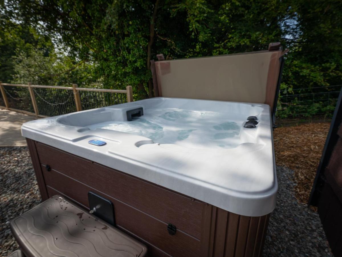 Weedingshall Lodges Falkirk Ngoại thất bức ảnh